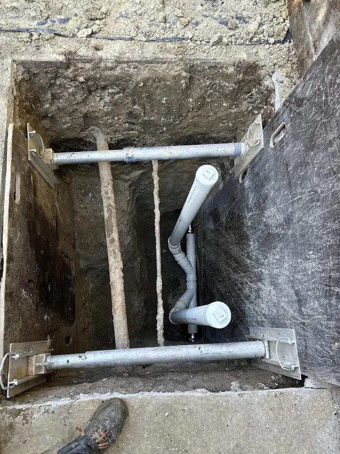 Experienced plumber completing Gas Line Repair work in Comanche